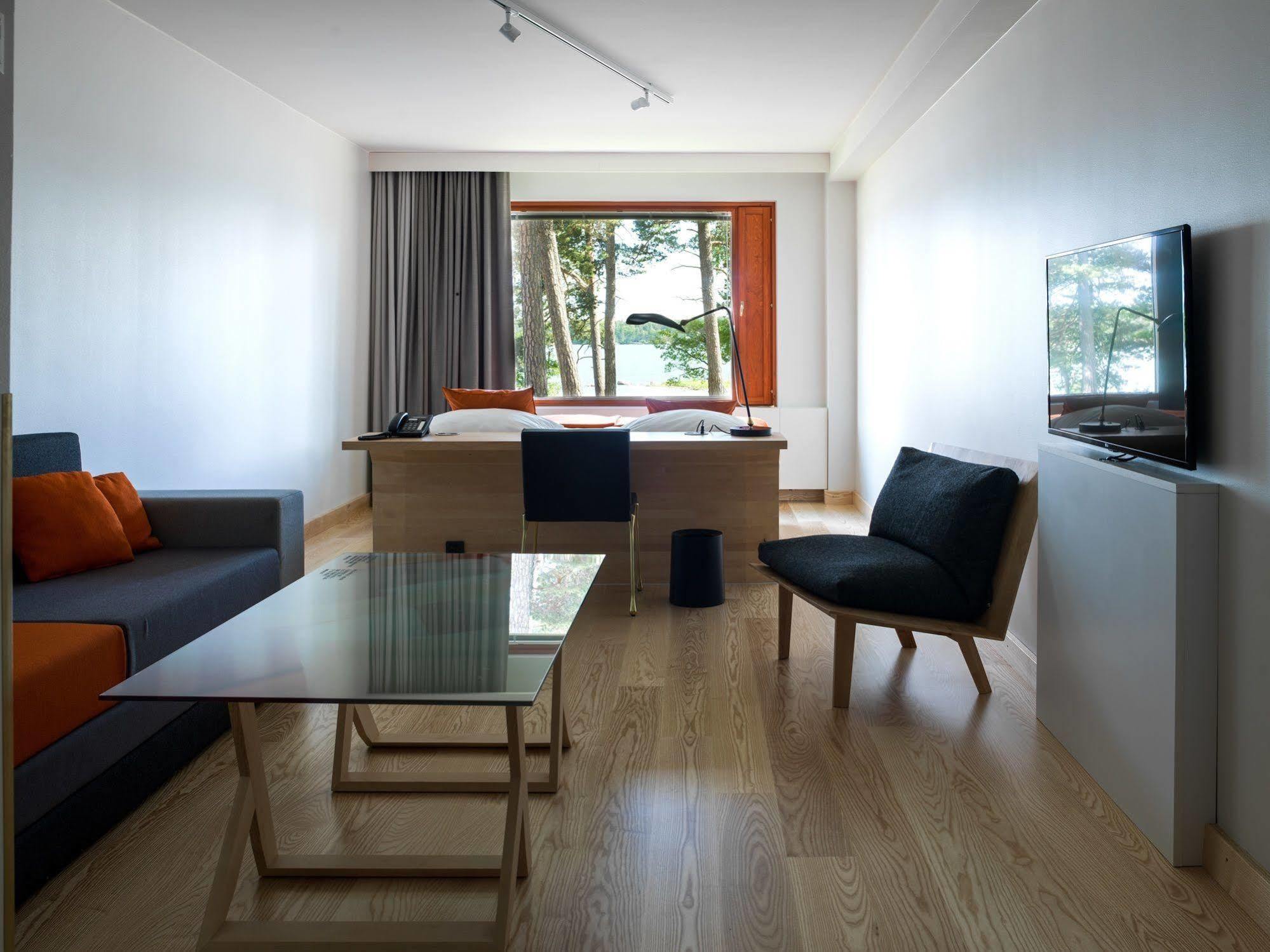 Hotel Hanasaari Еспоо Екстериор снимка